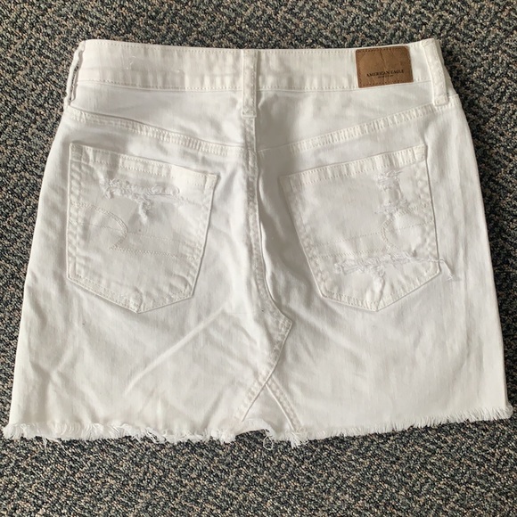 Distressed white jean skirt - Picture 2 of 2